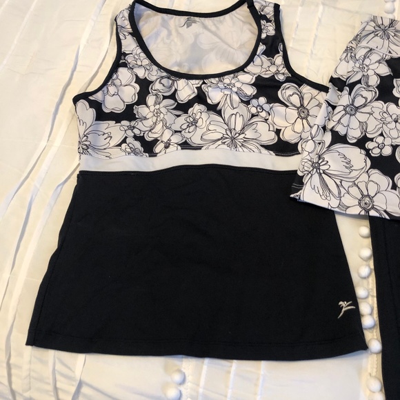 Running Skort and Top by Run Girl Run Size Med - Picture 3 of 5